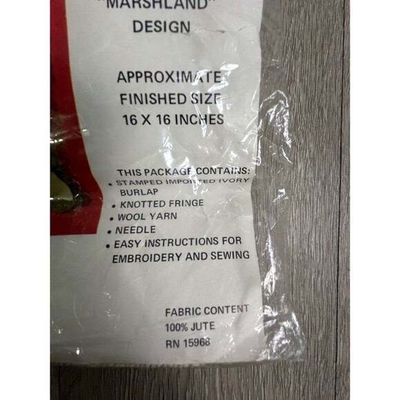 VTG Creative Stitchery Crewel Embroidery Burlap Pillow Kit Marshland Unopened - Picture 4 of 5